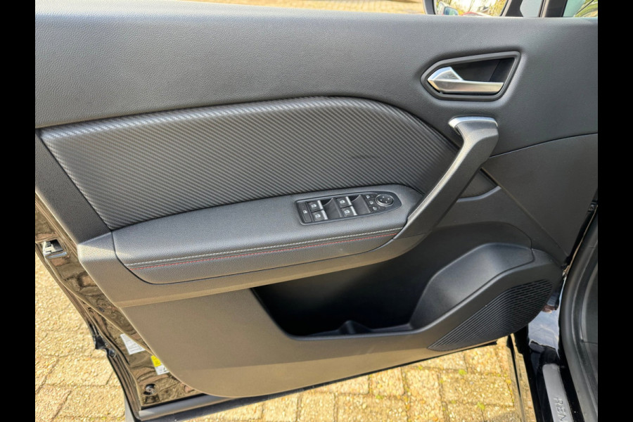 Renault Captur 1.6 E-Tech Hybrid 145 R.S. Line Trekhaak afn. / Groot navi / All Season / Adapt Cruise / Stoel verw.