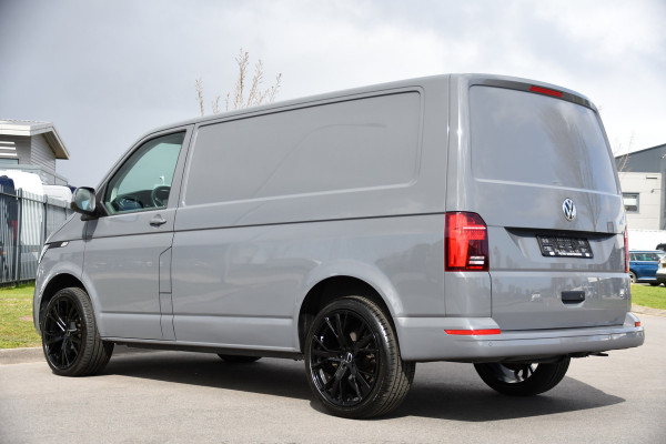 Volkswagen Transporter 2.0 TDI L1H1 30 PB Edition Cruise, Carplay, LED, Multimedia, Sensoren, 150pk, Automaat, Uniek!