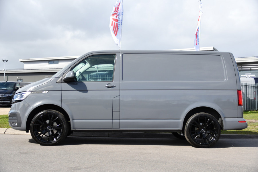 Volkswagen Transporter 2.0 TDI L1H1 30 PB Edition Cruise, Carplay, LED, Multimedia, Sensoren, 150pk, Automaat, Uniek!