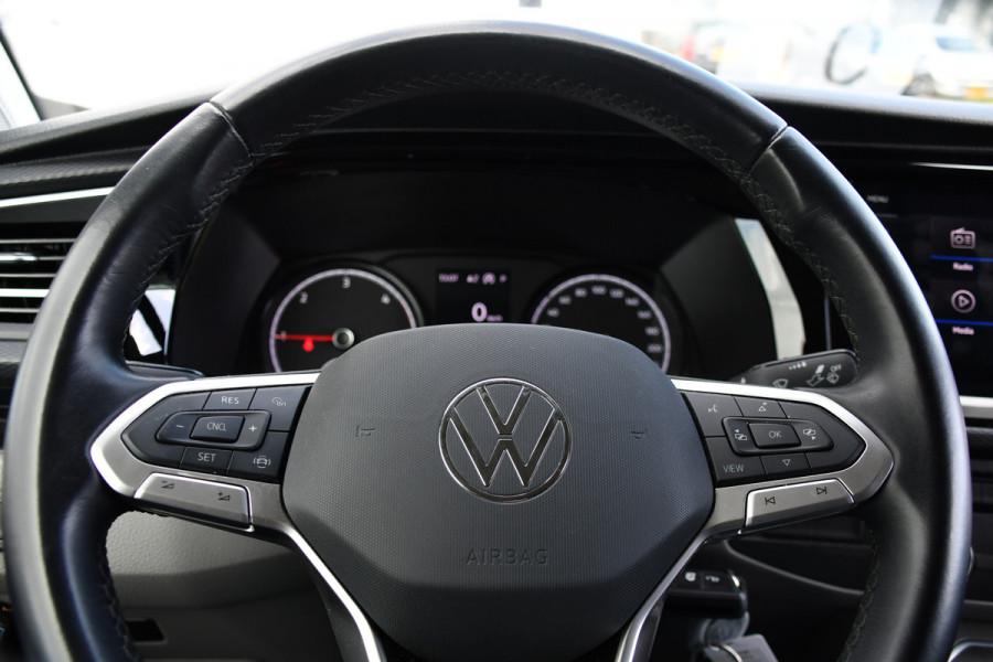 Volkswagen Transporter 2.0 TDI L1H1 30 PB Edition Cruise, Carplay, LED, Multimedia, Sensoren, 150pk, Automaat, Uniek!