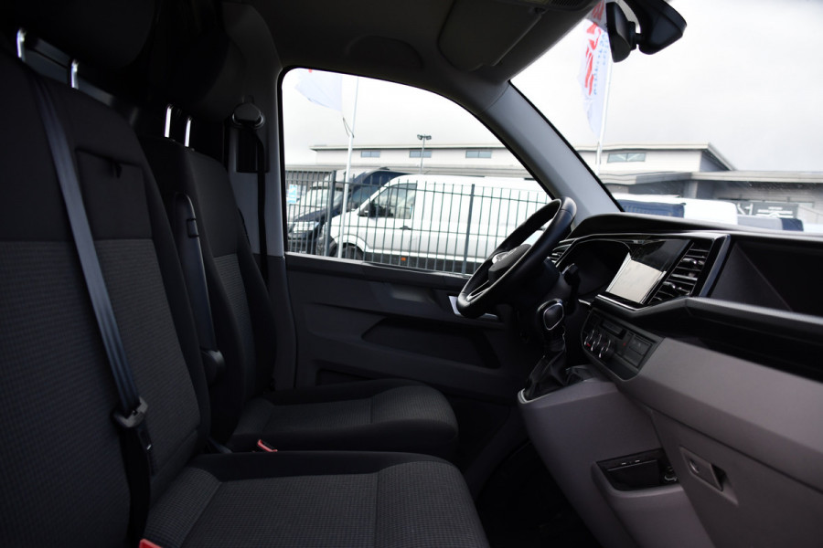 Volkswagen Transporter 2.0 TDI L1H1 30 PB Edition Cruise, Carplay, LED, Multimedia, Sensoren, 150pk, Automaat, Uniek!