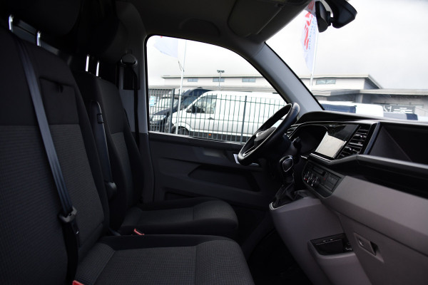 Volkswagen Transporter 2.0 TDI L1H1 30 PB Edition Cruise, Carplay, LED, Multimedia, Sensoren, 150pk, Automaat, Uniek!