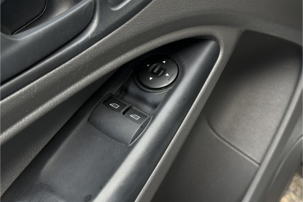 Ford Transit Connect 1.0 L1 | Airco | Camera | Multimedia | 3-zits | NAVI | Bluetooth | PDC