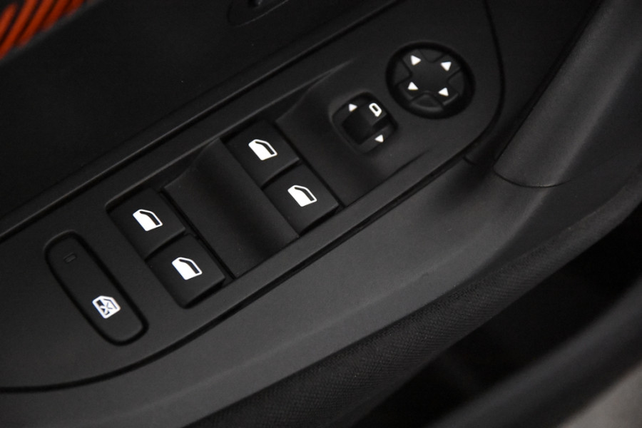 Peugeot 2008 1.2 Active Automaat *1ste Eigenaar*Navigatie*PDC*