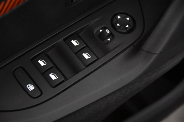 Peugeot 2008 1.2 Active Automaat *1ste Eigenaar*Navigatie*PDC*