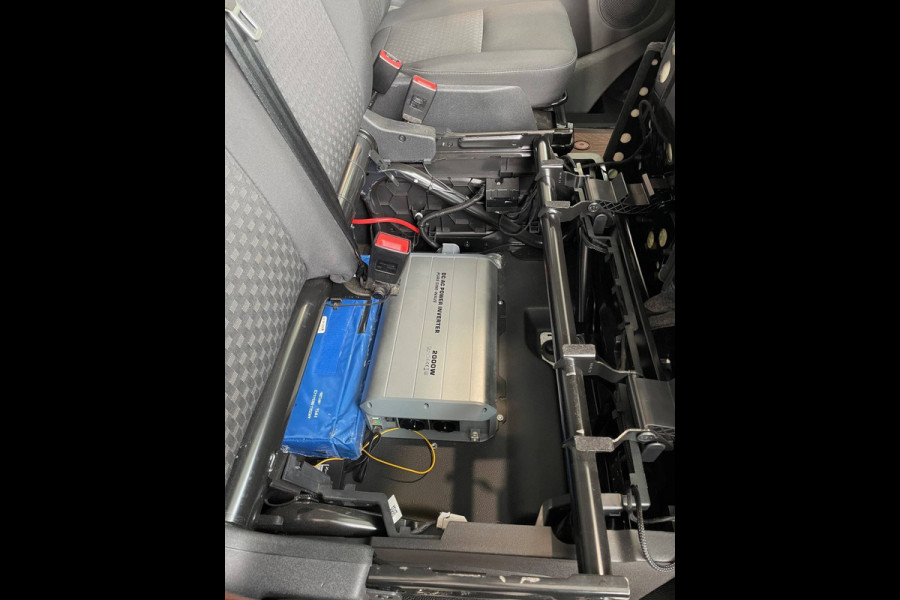 Ford Transit Custom 300 2.0-130PK TDCI L1H1 Trend AUTOMAAT ! Erg nette Transit Custom automaat ! Achterdeuren, Schuifdeur L+R, PDC V+A, Camera, Bijrijdersbank, Stoel- en voorraamverwarming, flitslichten v+a en dak