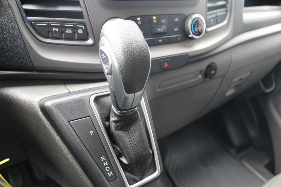 Ford Transit Custom 300 2.0-130PK TDCI L1H1 Trend AUTOMAAT ! Erg nette Transit Custom automaat ! Achterdeuren, Schuifdeur L+R, PDC V+A, Camera, Bijrijdersbank, Stoel- en voorraamverwarming, flitslichten v+a en dak