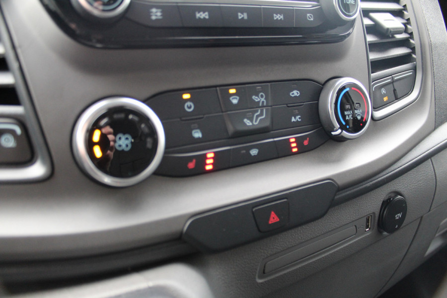 Ford Transit Custom 300 2.0-130PK TDCI L1H1 Trend AUTOMAAT ! Erg nette Transit Custom automaat ! Achterdeuren, Schuifdeur L+R, PDC V+A, Camera, Bijrijdersbank, Stoel- en voorraamverwarming, flitslichten v+a en dak