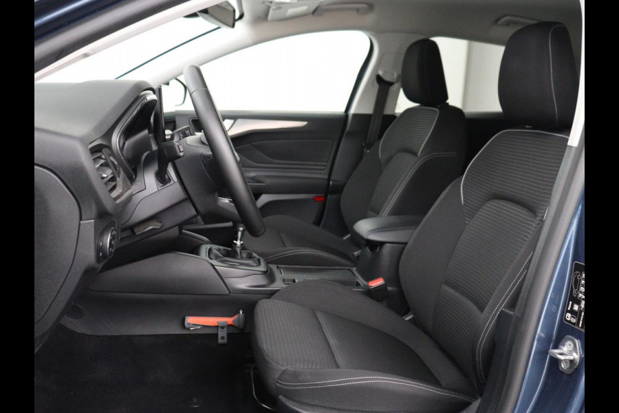 Ford FOCUS Wagon 1.0 EcoBoost Hybrid Titanium | Carplay | Camera | Navigatie | Climate control | Full LED | Parkeerhulp