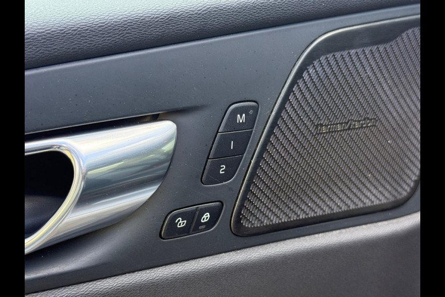 Volvo XC60 2.0 Recharge T6 AWD R-Design Pano|H&K|Memory|HuD|Trekhaak