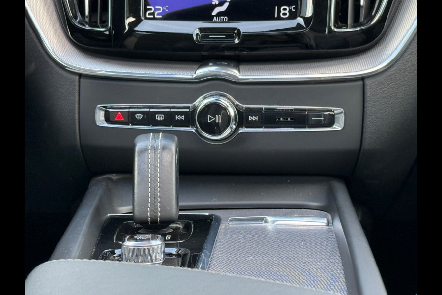 Volvo XC60 2.0 Recharge T6 AWD R-Design Pano|H&K|Memory|HuD|Trekhaak