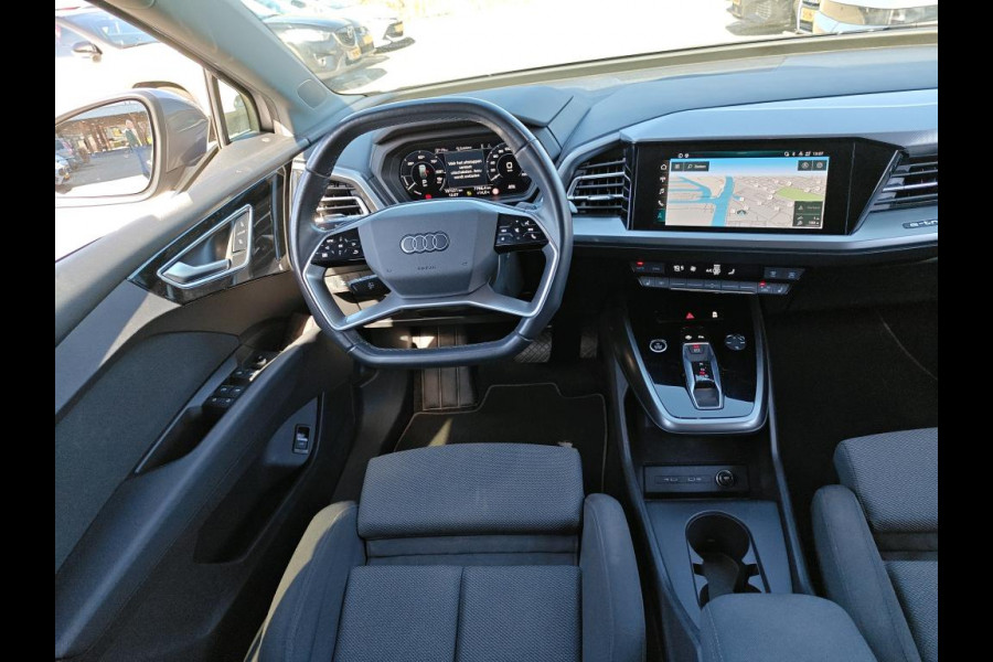 Audi Q4 e-tron 35 Launch edition Advanced 55 kWh | Stoelverwarming | Cruise Control | Navigatie | Apple Carplay | Keyless | Parkeersensoren | RS Seats | Matrix LED | BTW | NAP