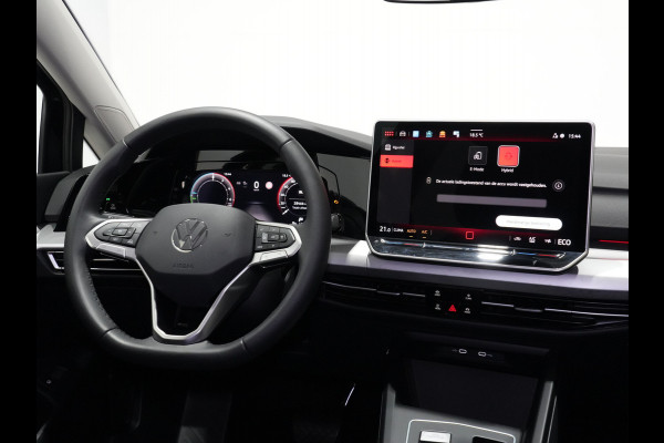 Volkswagen Golf 1.5 eHybrid 204pk Life Ed. | 18" Catania | Camera | App-Connect | Full-LED | ACC Demo JK