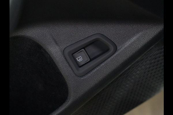 Volkswagen Golf 1.5 eHybrid 204pk Life Ed. | 18" Catania | Camera | App-Connect | Full-LED | ACC Demo JK