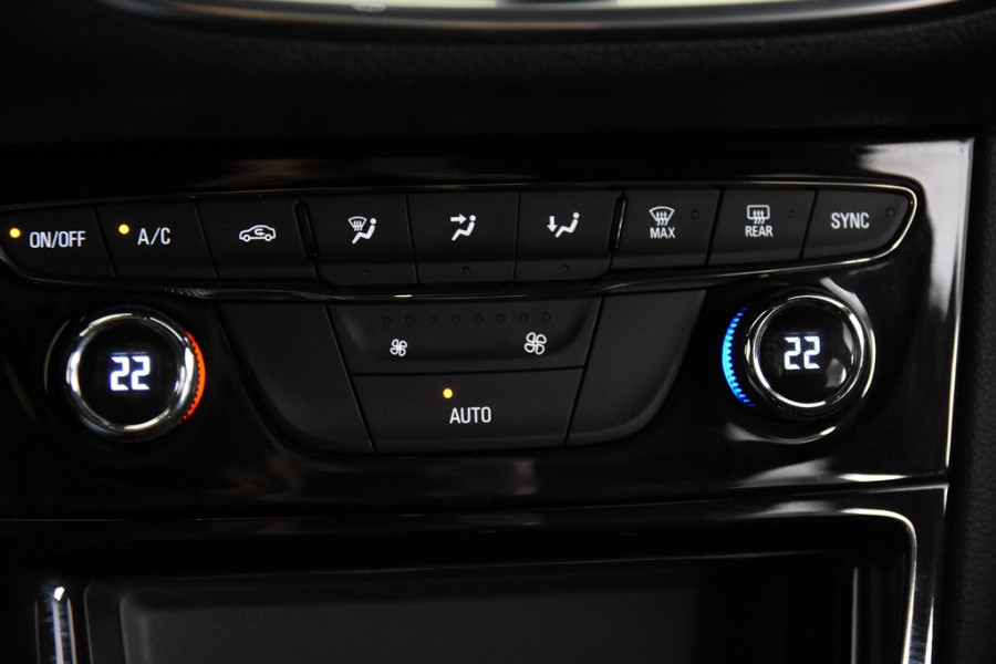 Opel Astra 1.2 GS Line *1ste Eigenaar*Leer*Navigatie*Trekhaak*Parkassist*