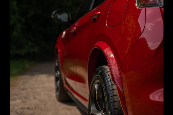 Alfa Romeo Stelvio 2.9 V6 AWD Quadrifoglio | Harman/Kardon | Rosso Competizione | Adapt. cruise | CarPlay | Carbon stuur