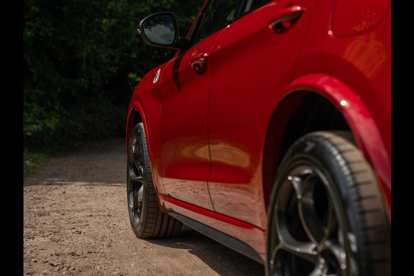 Alfa Romeo Stelvio 2.9 V6 AWD Quadrifoglio | Harman/Kardon | Rosso Competizione | Adapt. cruise | CarPlay | Carbon stuur
