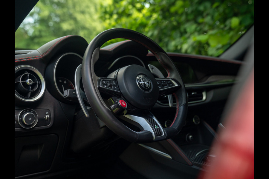 Alfa Romeo Stelvio 2.9 V6 AWD Quadrifoglio | Harman/Kardon | Rosso Competizione | Adapt. cruise | CarPlay | Carbon stuur