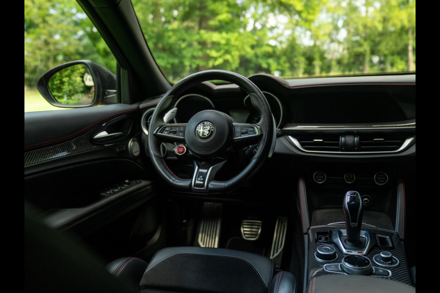 Alfa Romeo Stelvio 2.9 V6 AWD Quadrifoglio | Harman/Kardon | Rosso Competizione | Adapt. cruise | CarPlay | Carbon stuur