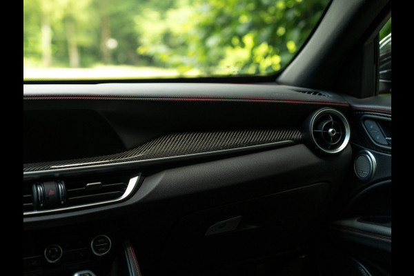 Alfa Romeo Stelvio 2.9 V6 AWD Quadrifoglio | Harman/Kardon | Rosso Competizione | Adapt. cruise | CarPlay | Carbon stuur