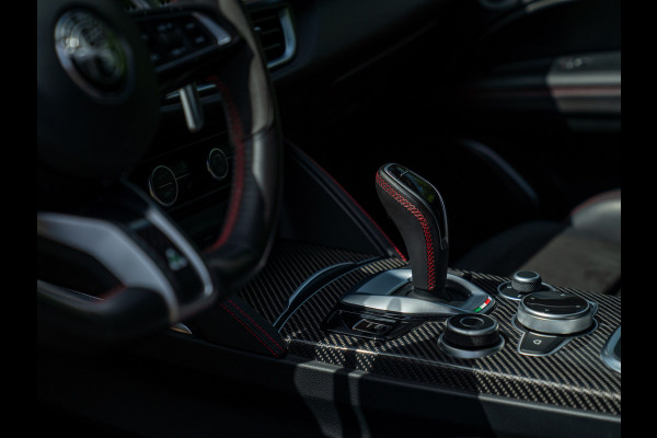 Alfa Romeo Stelvio 2.9 V6 AWD Quadrifoglio | Harman/Kardon | Rosso Competizione | Adapt. cruise | CarPlay | Carbon stuur