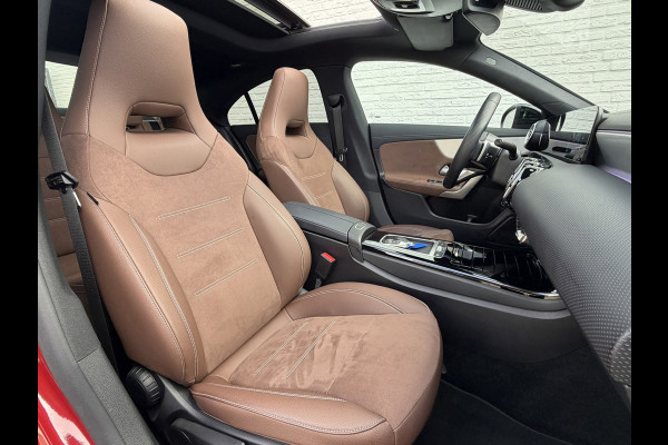 Mercedes-Benz CLA-Klasse 250 e AMG Line Plug in Full-led Matrix Leder Panorama Camera Pdc Sfeerverlichting Trekhaak