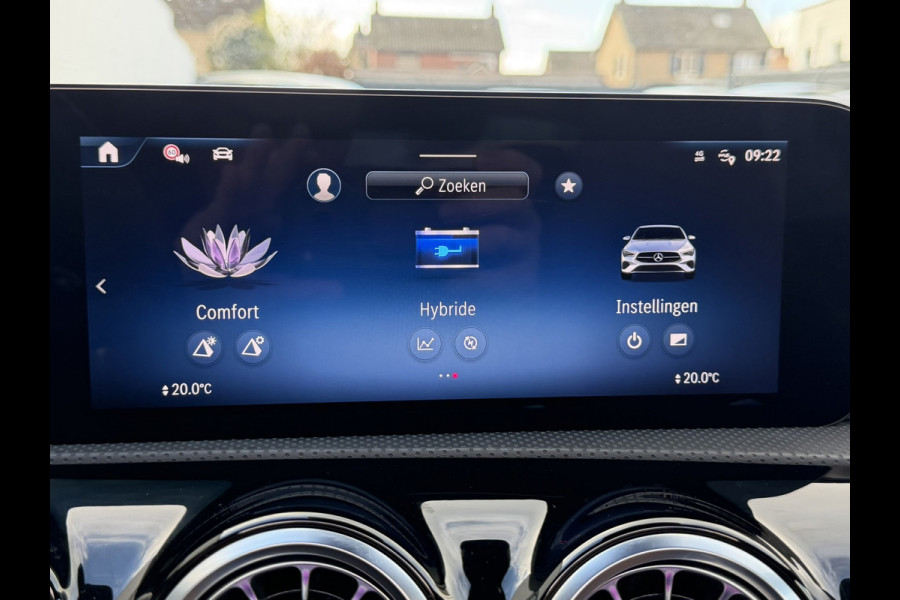 Mercedes-Benz CLA-Klasse 250 e AMG Line Plug in Full-led Matrix Leder Panorama Camera Pdc Sfeerverlichting Trekhaak