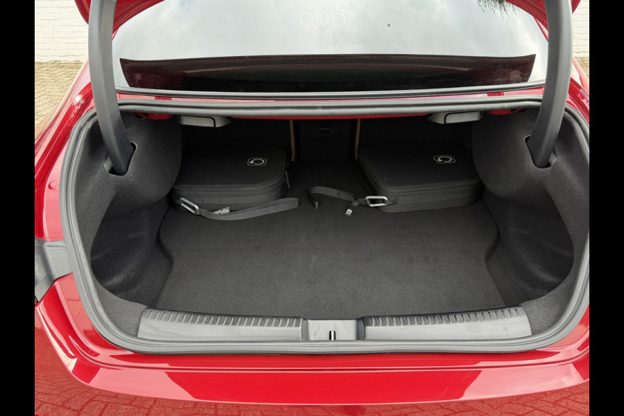 Mercedes-Benz CLA-Klasse 250 e AMG Line Plug in Full-led Matrix Leder Panorama Camera Pdc Sfeerverlichting Trekhaak