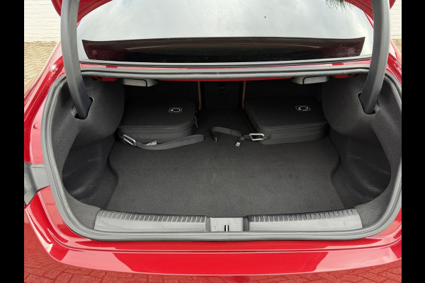 Mercedes-Benz CLA-Klasse 250 e AMG Line Plug in Full-led Matrix Leder Panorama Camera Pdc Sfeerverlichting Trekhaak