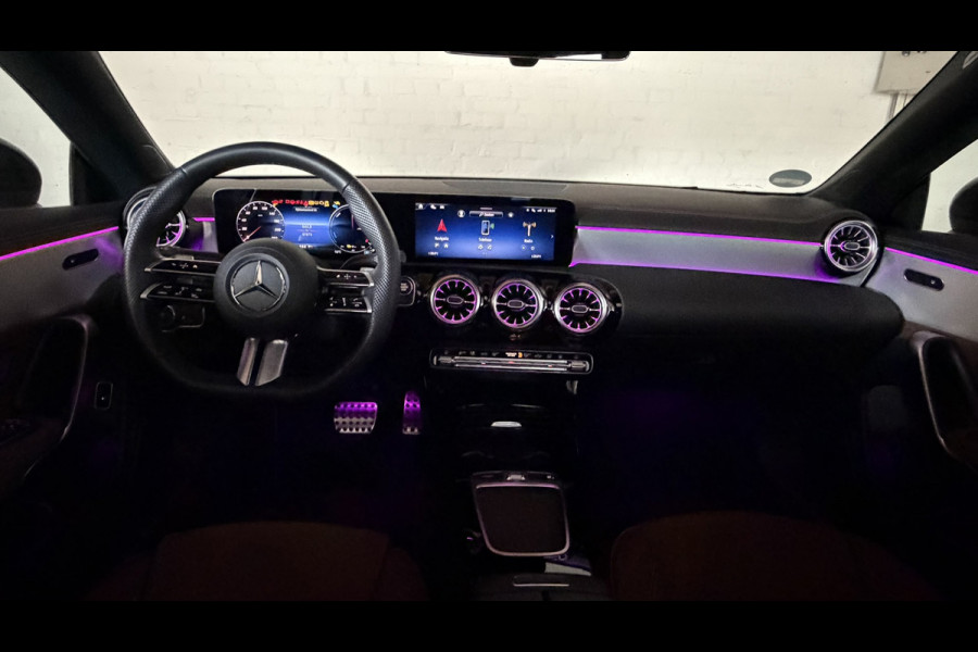 Mercedes-Benz CLA-Klasse 250 e AMG Line Plug in Full-led Matrix Leder Panorama Camera Pdc Sfeerverlichting Trekhaak