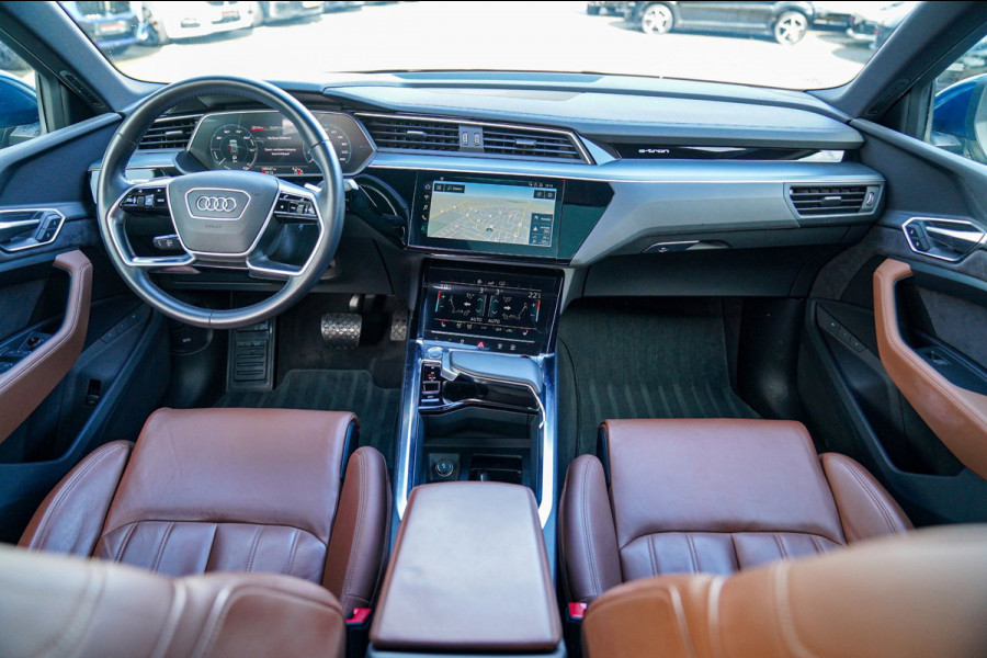 Audi e-tron Sportback 55 quattro Business edition Plus 95 kWh | Panorama | Luxe Leder | Adaptieve cruise | Memory | Clima achter