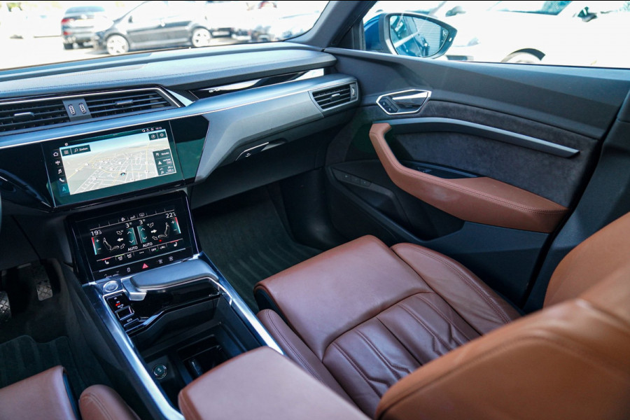 Audi e-tron Sportback 55 quattro Business edition Plus 95 kWh | Panorama | Luxe Leder | Adaptieve cruise | Memory | Clima achter