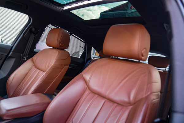 Audi e-tron Sportback 55 quattro Business edition Plus 95 kWh | Panorama | Luxe Leder | Adaptieve cruise | Memory | Clima achter