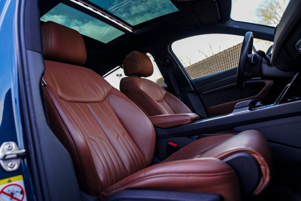 Audi e-tron Sportback 55 quattro Business edition Plus 95 kWh | Panorama | Luxe Leder | Adaptieve cruise | Memory | Clima achter