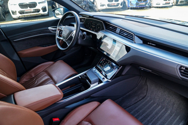 Audi e-tron Sportback 55 quattro Business edition Plus 95 kWh | Panorama | Luxe Leder | Adaptieve cruise | Memory | Clima achter