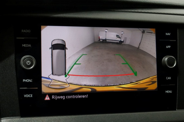 Volkswagen Transporter T6.1 2.0 TDI 150pk L1H1 DSG-Automaat Airco/Navi/2x Schuifdeur 04-2022