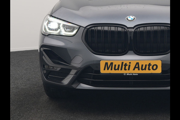 BMW X1 xDrive25e Sportline PHEV 221pk Dealer O.H. | Camera | Sportstoelen Verwarmd | Sfeerverlichting | Keyless | Navigatie | Cruise Control | DAB | Plug In Hybrid |