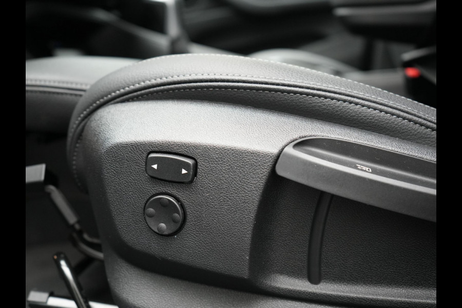 BMW X1 xDrive25e Sportline PHEV 221pk Dealer O.H. | Camera | Sportstoelen Verwarmd | Sfeerverlichting | Keyless | Navigatie | Cruise Control | DAB | Plug In Hybrid |