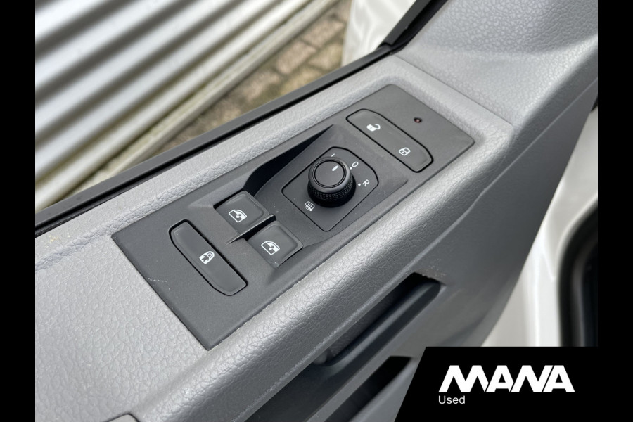 Volkswagen Transporter 2.0TDI 150PK L1H1 Automaat Trekhaak Navi Carplay Sensoren LM velgen