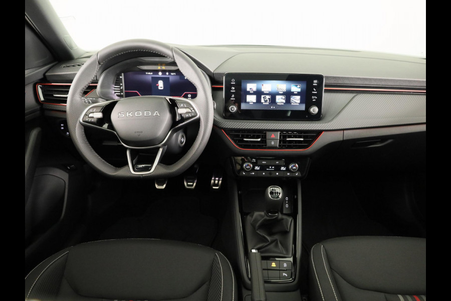 Škoda Kamiq Monte Carlo 1.0 TSI 115 pk 6 versn. Hand | Wegklapbare trekhaak | Winter Pakket | 18 inch lichtmetalen velgen