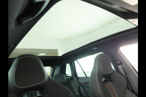 Škoda Kamiq Monte Carlo 1.0 TSI 115 pk 6 versn. Hand | Wegklapbare trekhaak | Winter Pakket | 18 inch lichtmetalen velgen