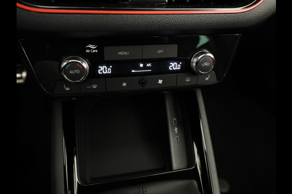 Škoda Kamiq Monte Carlo 1.0 TSI 115 pk 6 versn. Hand | Wegklapbare trekhaak | Winter Pakket | 18 inch lichtmetalen velgen