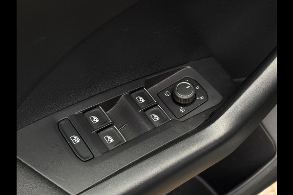 Volkswagen T-Cross 1.0 TSI Life | Navi, Carplay/Android, PDC, Cruise, Stoelverw., Climate, Afn. Trekhaak |