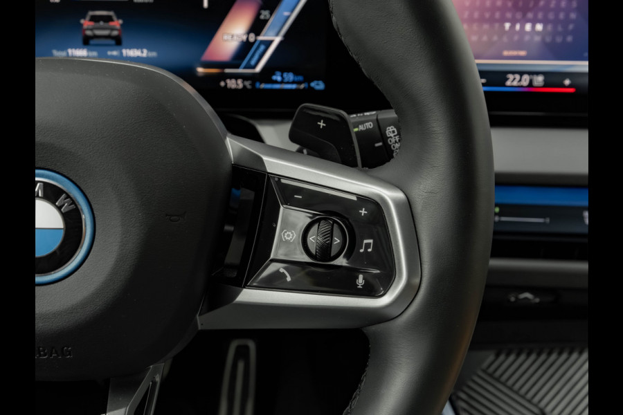 BMW X3 30e xDrive M-Sport - Individual Leder - Trekhaak - Stuurwiel Verwarmd