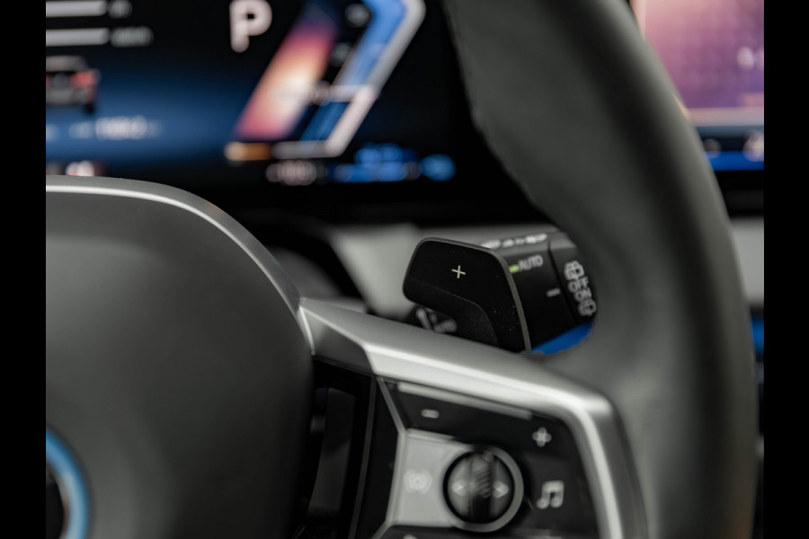 BMW X3 30e xDrive M-Sport - Individual Leder - Trekhaak - Stuurwiel Verwarmd