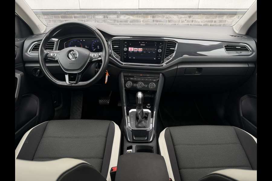 Volkswagen T-Roc 1.5 TSI Sport | Pano | Trekhaak | LED | Carplay | Camera | Virtual Cockpit | PDC
