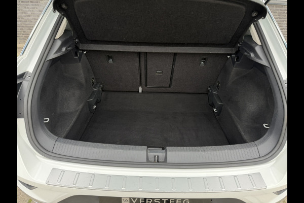 Volkswagen T-Roc 1.5 TSI Sport | Pano | Trekhaak | LED | Carplay | Camera | Virtual Cockpit | PDC