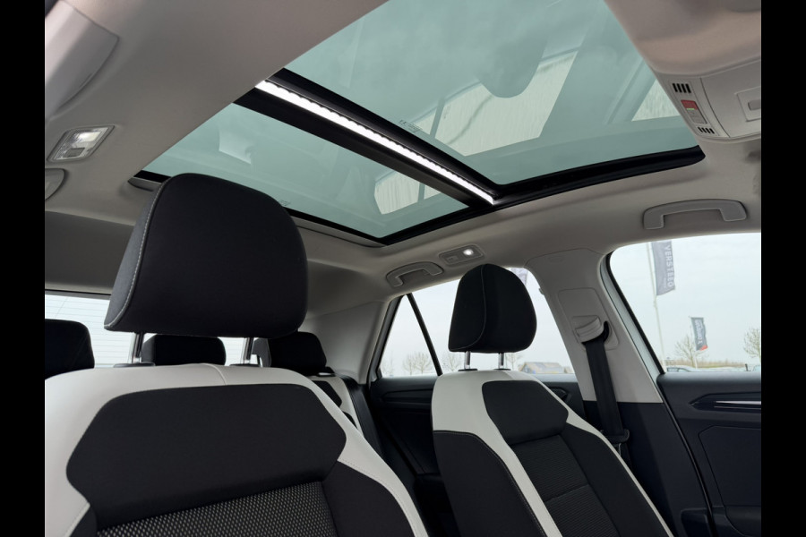 Volkswagen T-Roc 1.5 TSI Sport | Pano | Trekhaak | LED | Carplay | Camera | Virtual Cockpit | PDC