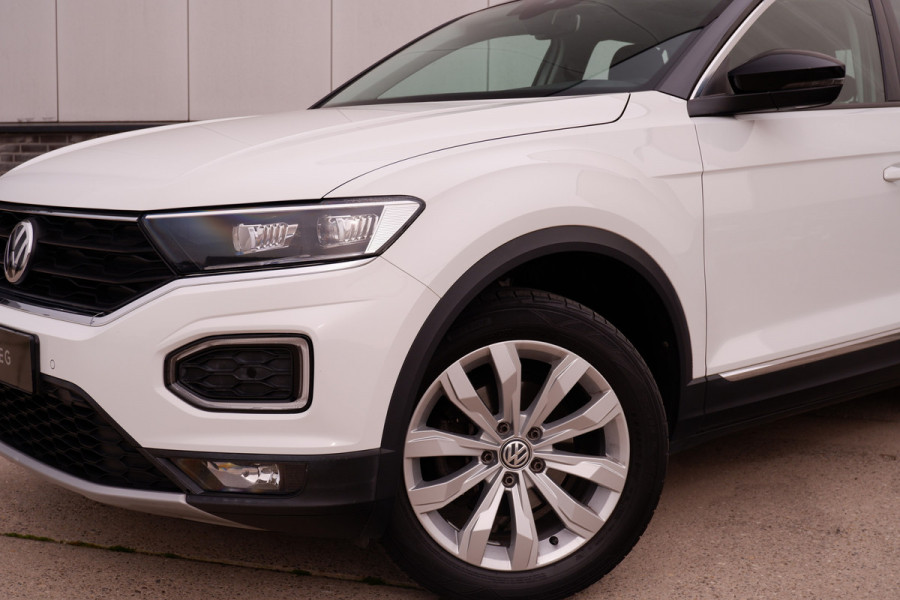 Volkswagen T-Roc 1.5 TSI Sport | Pano | Trekhaak | LED | Carplay | Camera | Virtual Cockpit | PDC
