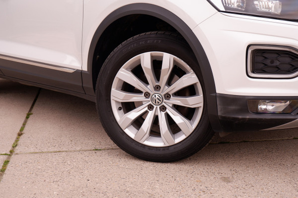 Volkswagen T-Roc 1.5 TSI Sport | Pano | Trekhaak | LED | Carplay | Camera | Virtual Cockpit | PDC